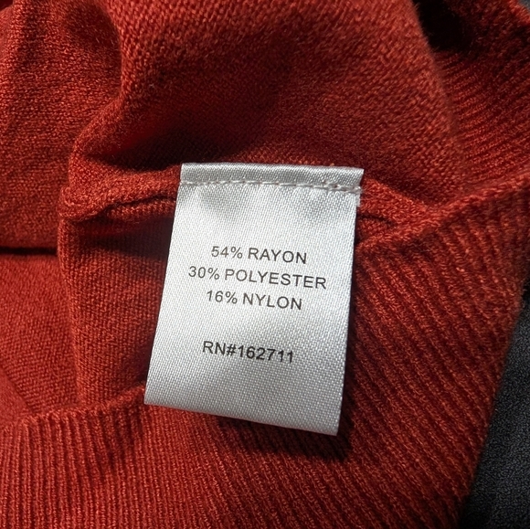 Love Ellie Women's Orange V-Neck Sweater with Cross Back Detail Size Small NWOT - Picture 4 of 7